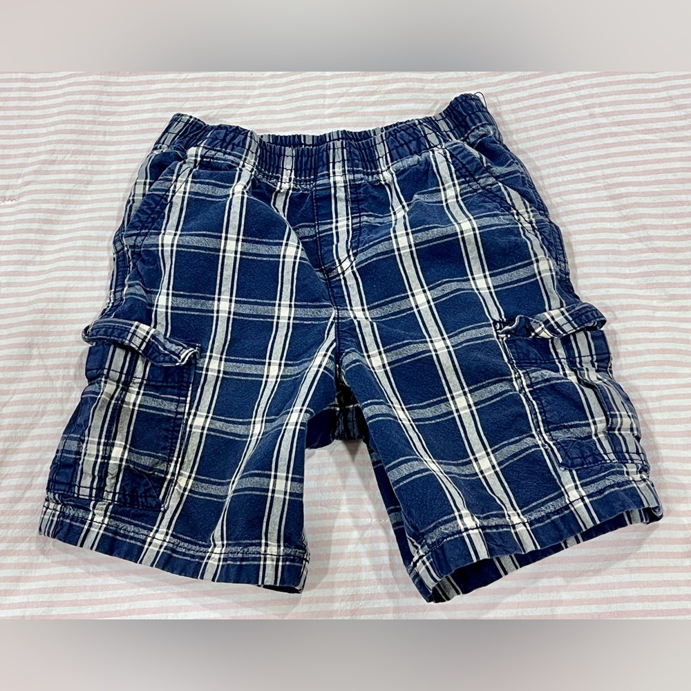 Faded Glory Blue and White Cargo Shorts Relaxed Fit